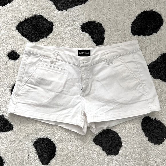 Express Mid-Rise White Shorts - Picture 1 of 2